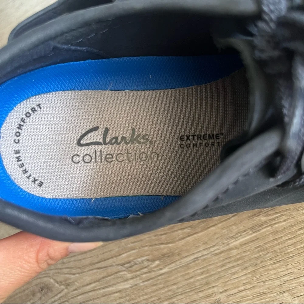 Clarks preowned condición